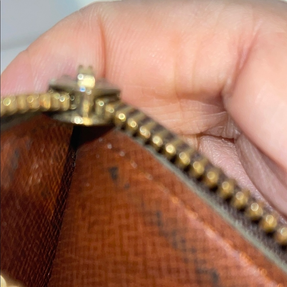 Louis Vuitton Monogram Key Pouch - Picture 13 of 16